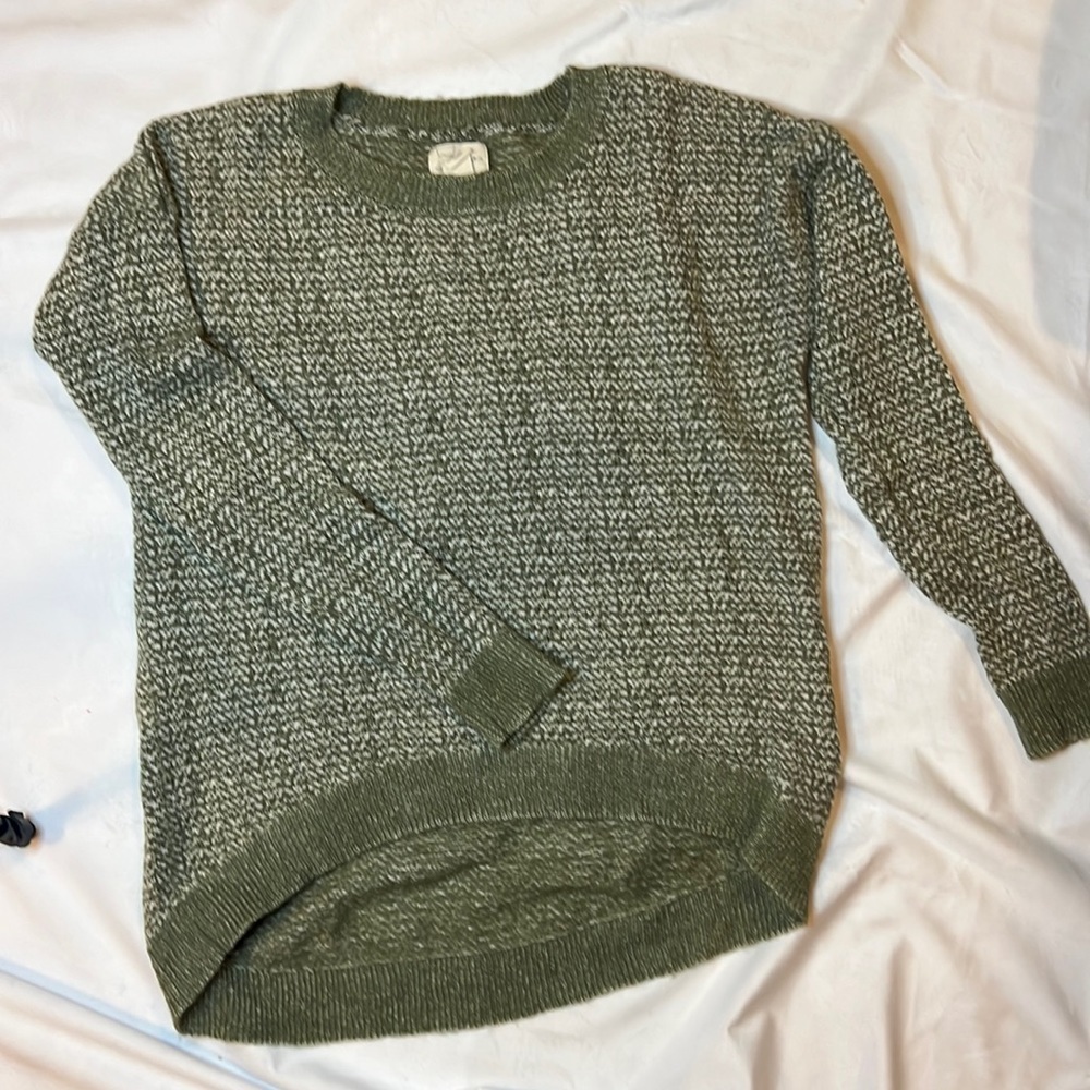 Levi’s large High-Low sweater